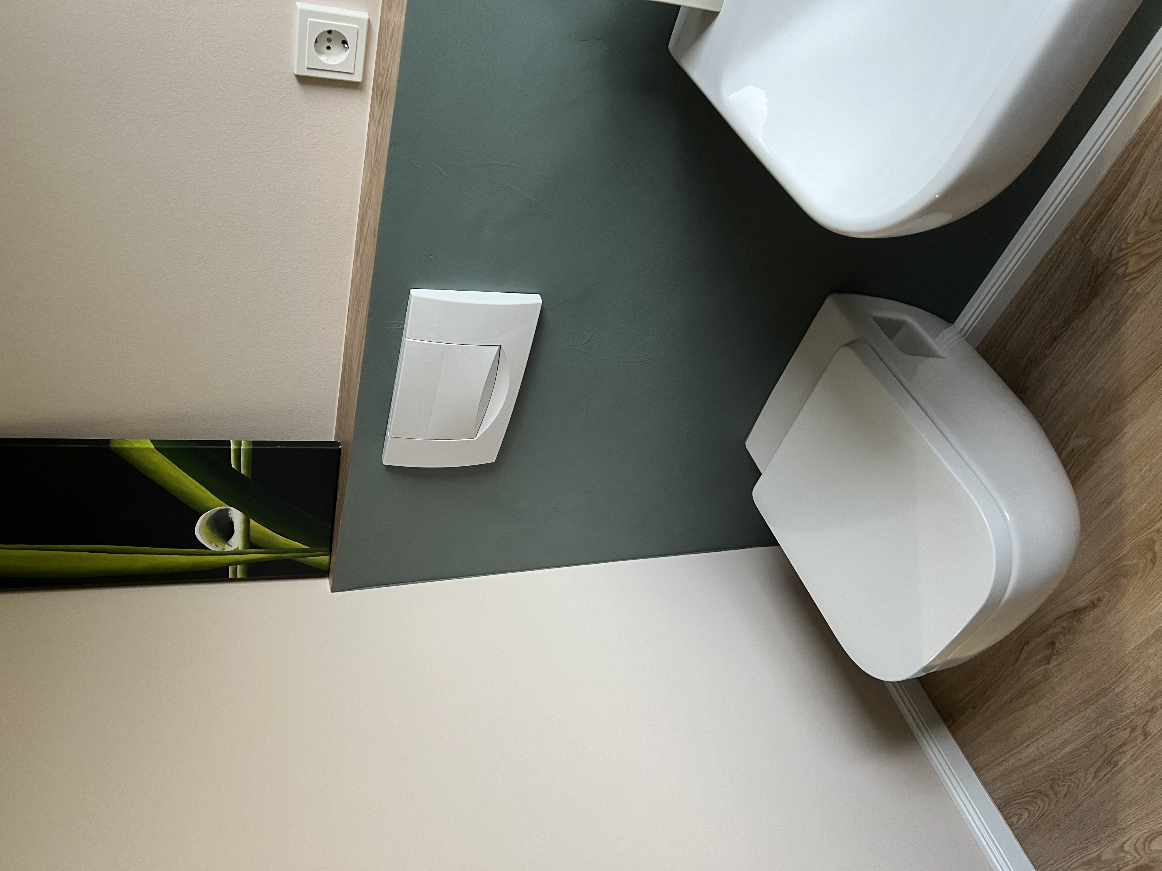 Beiges fugenloses Bad